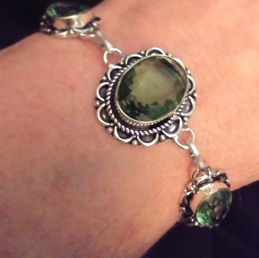 Stunning 925 Sterling Silver Peridot Bracelet
